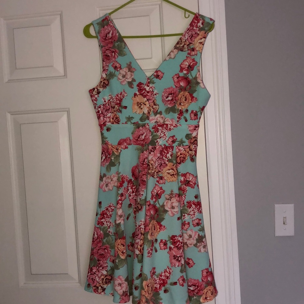 Gorgeous flower print dress!! Worn ONCE
